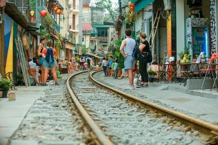 Sự hết thời của 1 sao hạng A: - Cảm hứng video marketing từ Hotspot Matrix