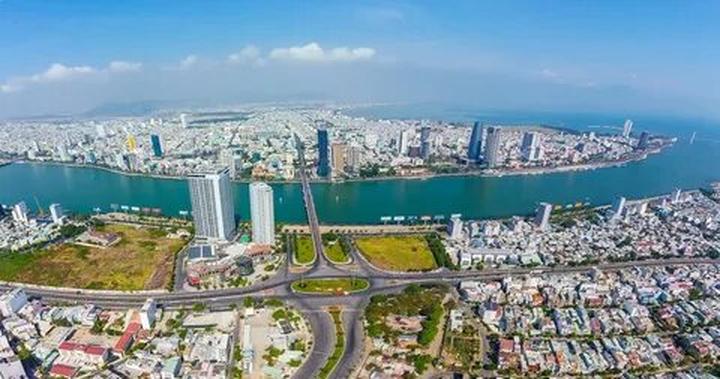 Hotspot Matrix: Biến Phương Oanh diện set đồ 50 thành cơ hội marketing đột phá