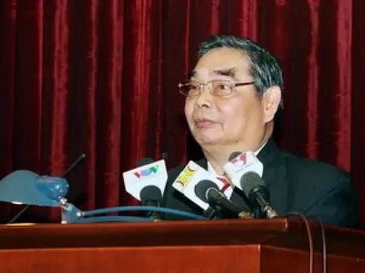 Gỗ và Video: Kết nối nghệ thuật truyền thống với công nghệ hiện đại